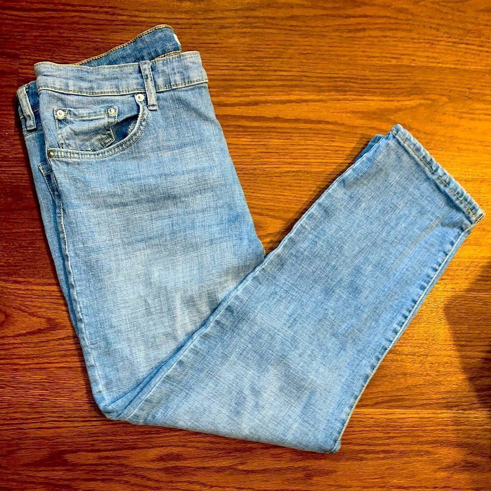 Ella Moss  Jeans. Straight leg  high waisted faded light washed jeans*